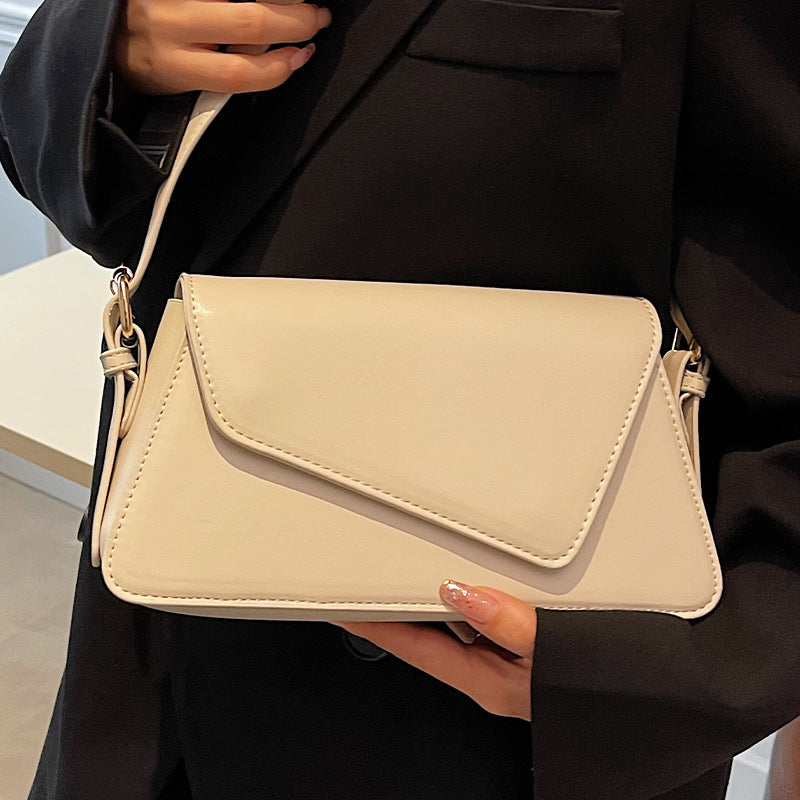 Miss Velora Lucía City Crossbody in Beige
