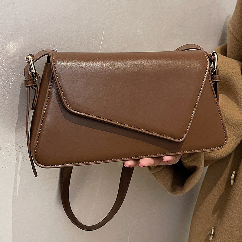 Miss Velora Lucía City Crossbody in Brown