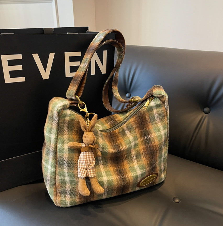 Miss Velora Alma Plaid Shoulder Bag in Green with pendant