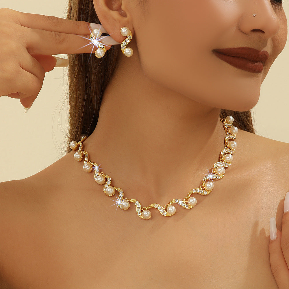 Miss Velora Perla Jewelry Set in Gold  imitation gold