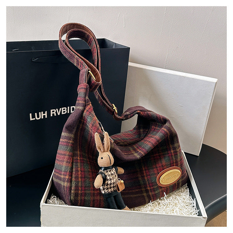 Miss Velora Alma Plaid Shoulder Bag in Red Pendant